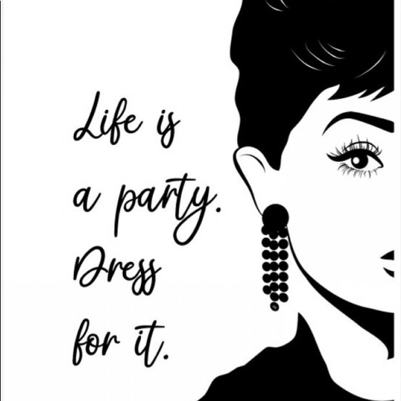 Meet your Posher, Lisa. - Picture 2 of 4